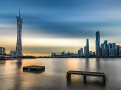 广州队集结日迎来里程碑；志在英超名次提升；话题不断；纪律约束更严格