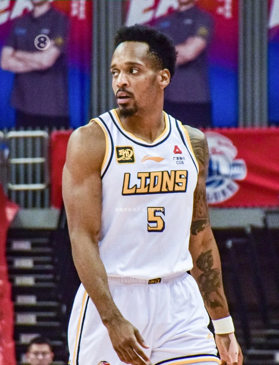 朝の光を感しじて吉他指弹